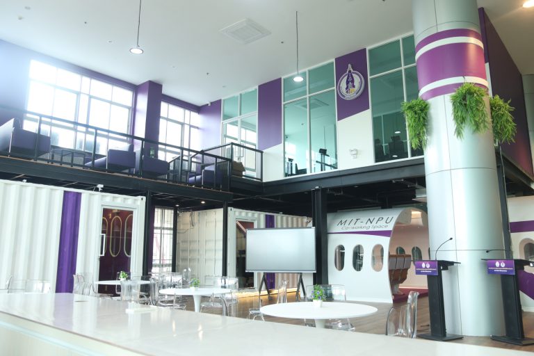 LINE_ALBUM_Co-Working Space_250826_1